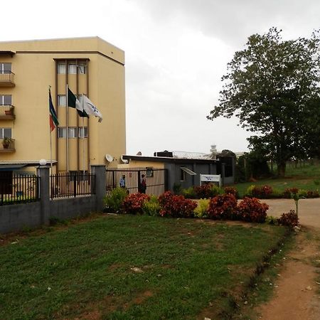 Blue Lodge Hotel Lagos Eksteriør bilde